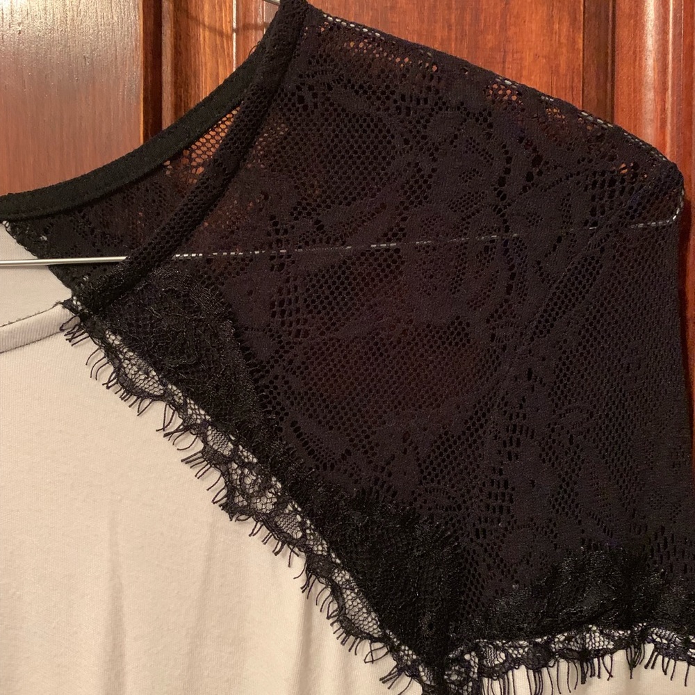 Bisou Bisou Knit Lace Shoulder Ruched Top - Picture 4 of 6
